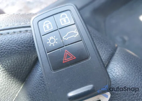 2017 Volvo S60 T5 Dynamic from USA, damaged, VIN YV126MFLXH2428457